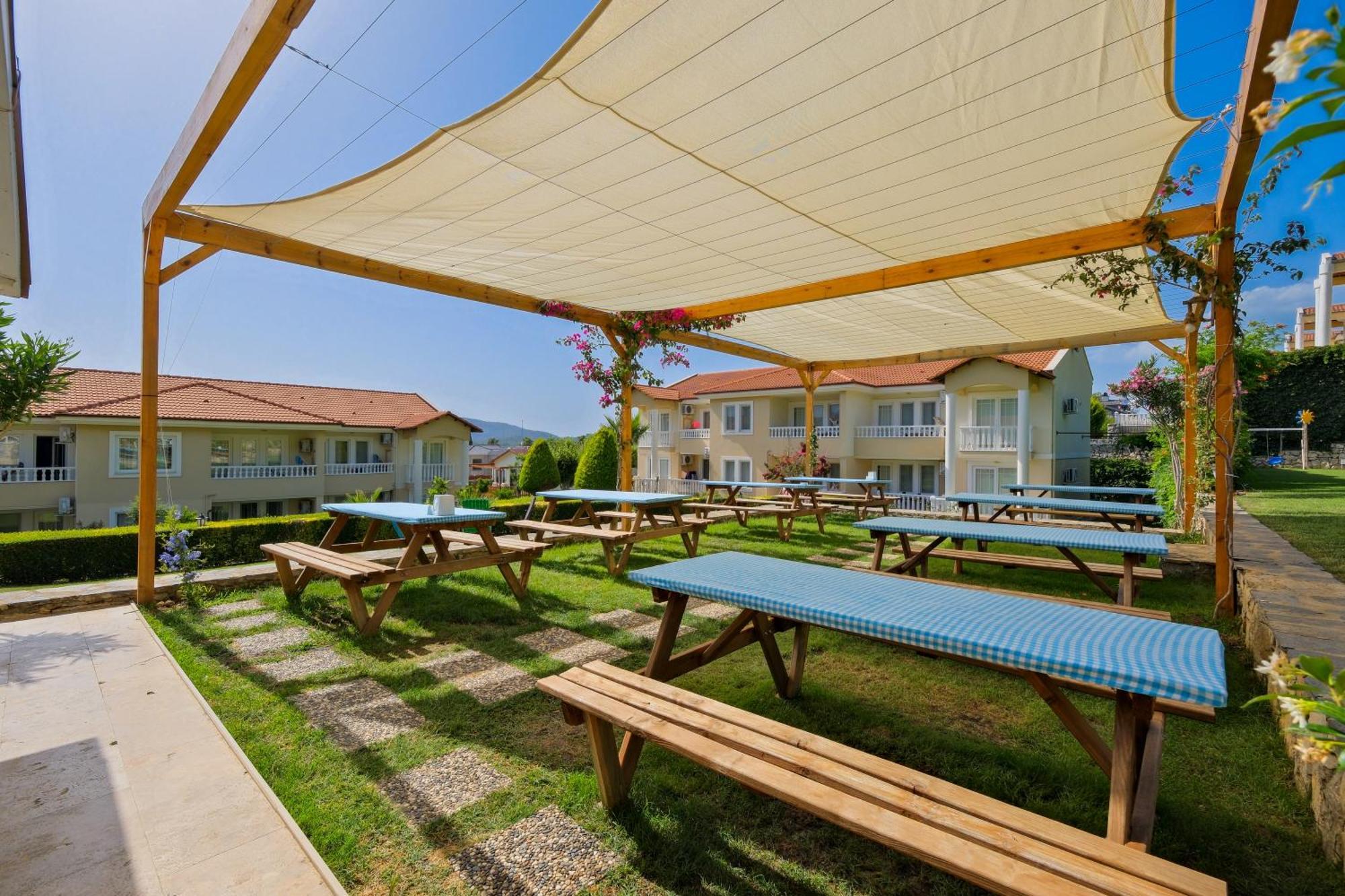 אולודניץ Larimar Suite Hotel מראה חיצוני תמונה