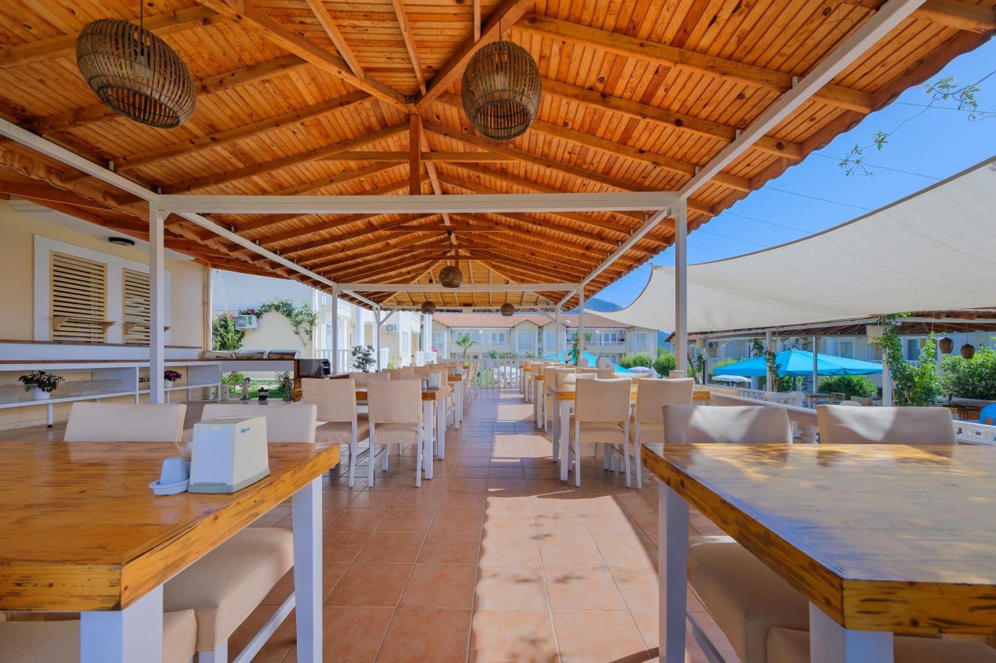אולודניץ Larimar Suite Hotel מראה חיצוני תמונה