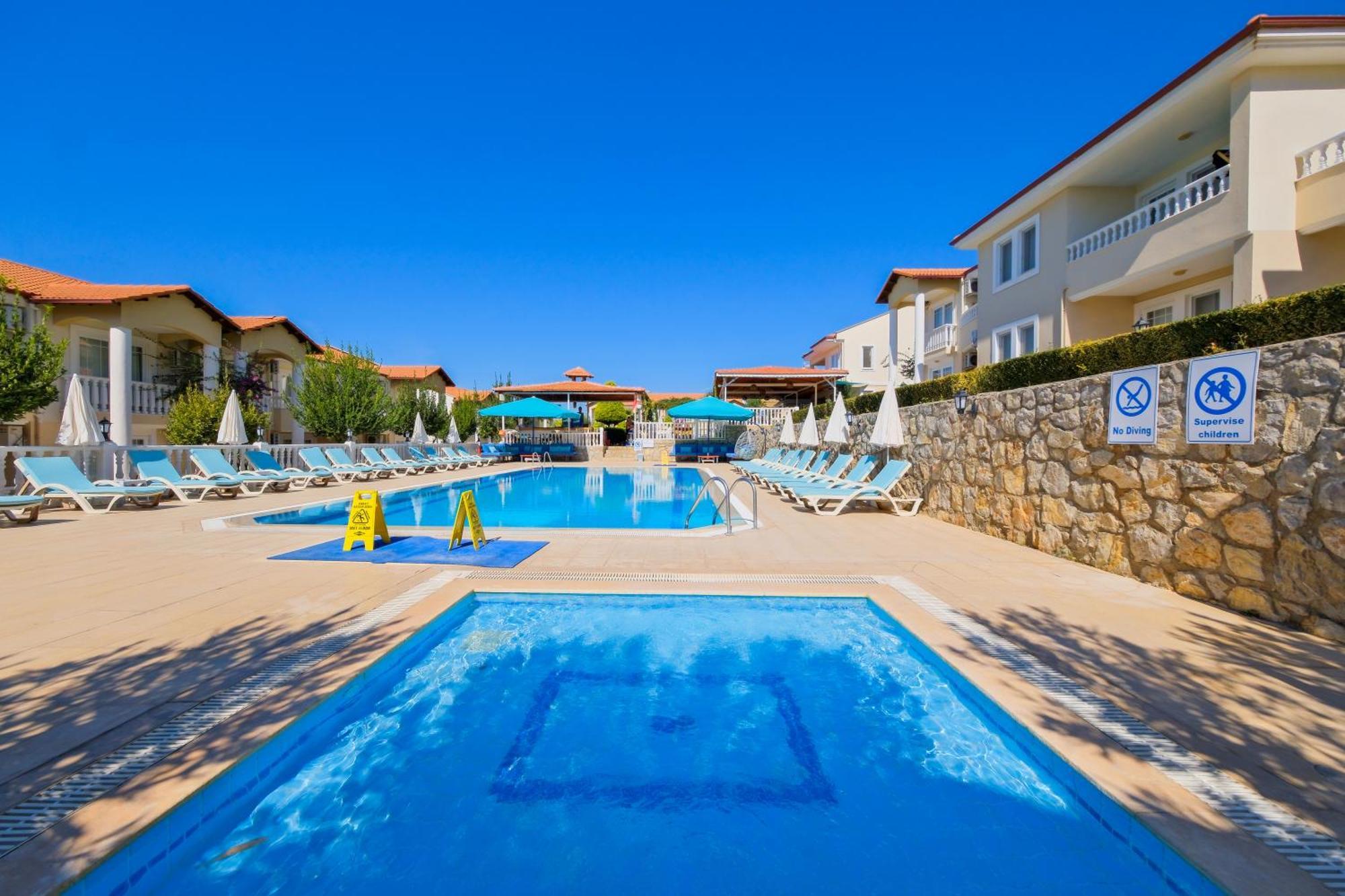 אולודניץ Larimar Suite Hotel מראה חיצוני תמונה