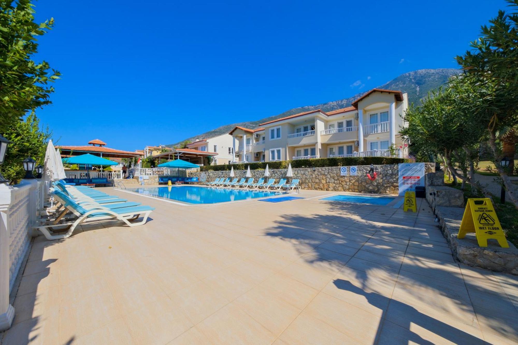 אולודניץ Larimar Suite Hotel מראה חיצוני תמונה