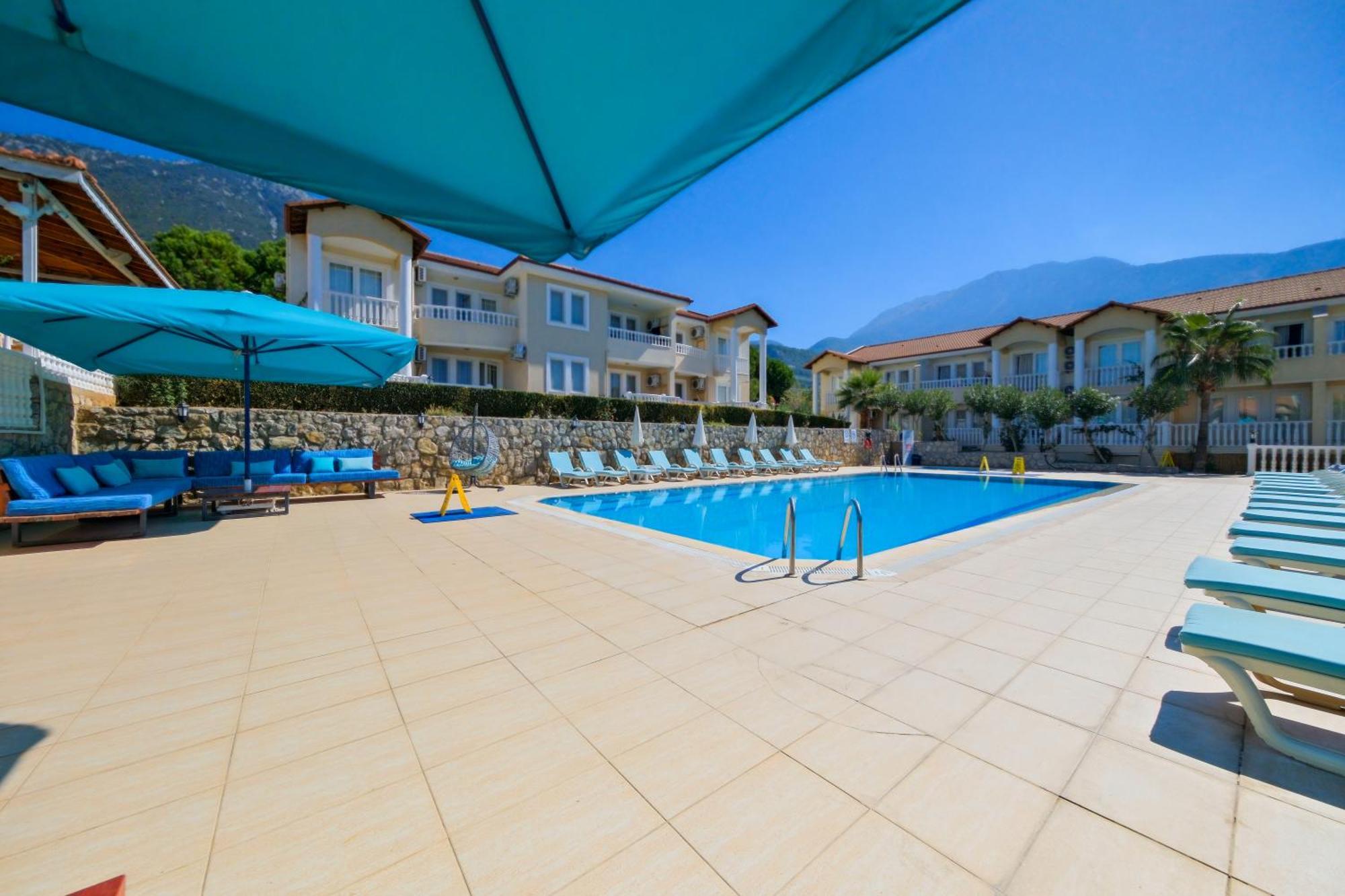 אולודניץ Larimar Suite Hotel מראה חיצוני תמונה