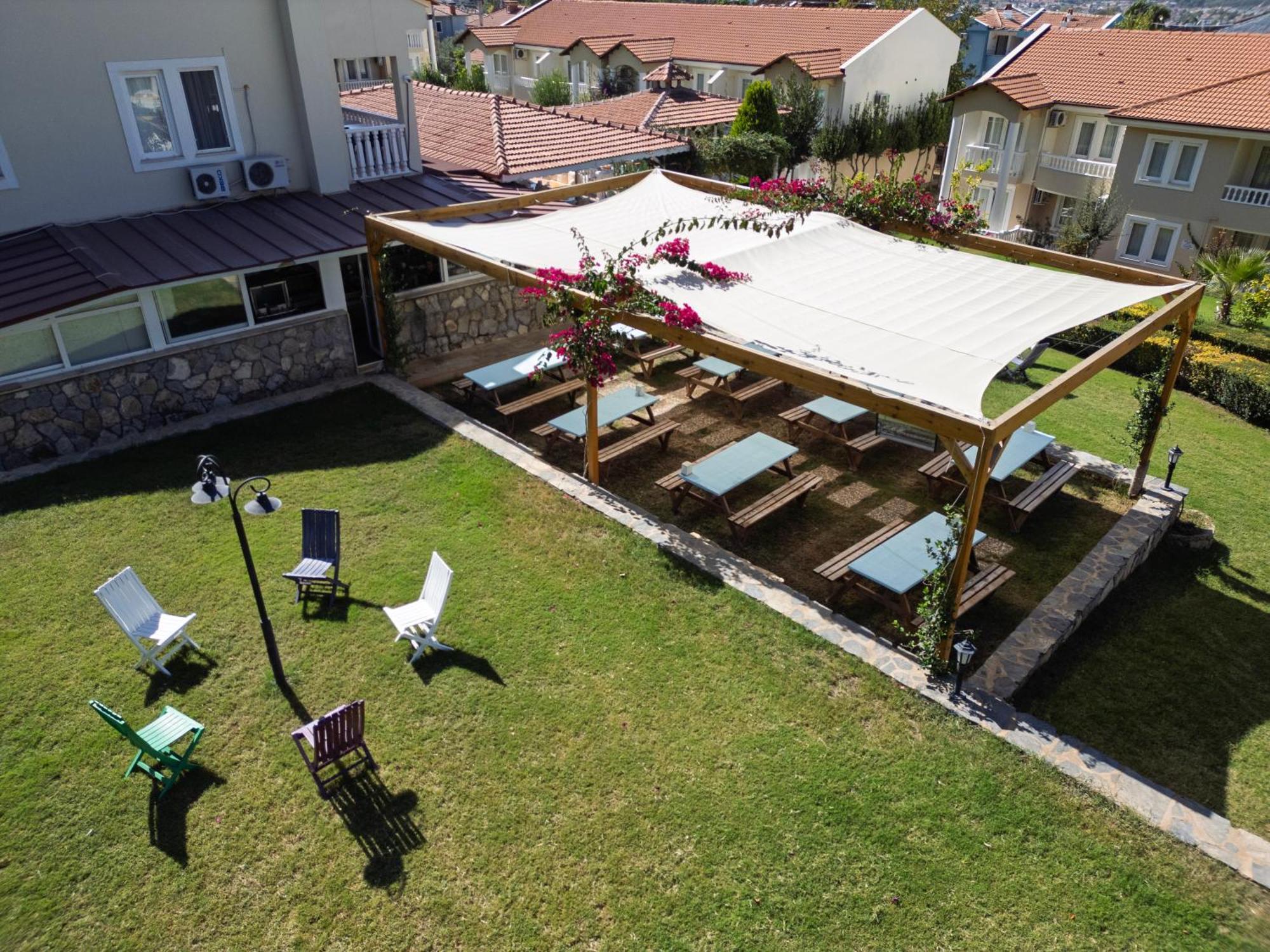 אולודניץ Larimar Suite Hotel מראה חיצוני תמונה