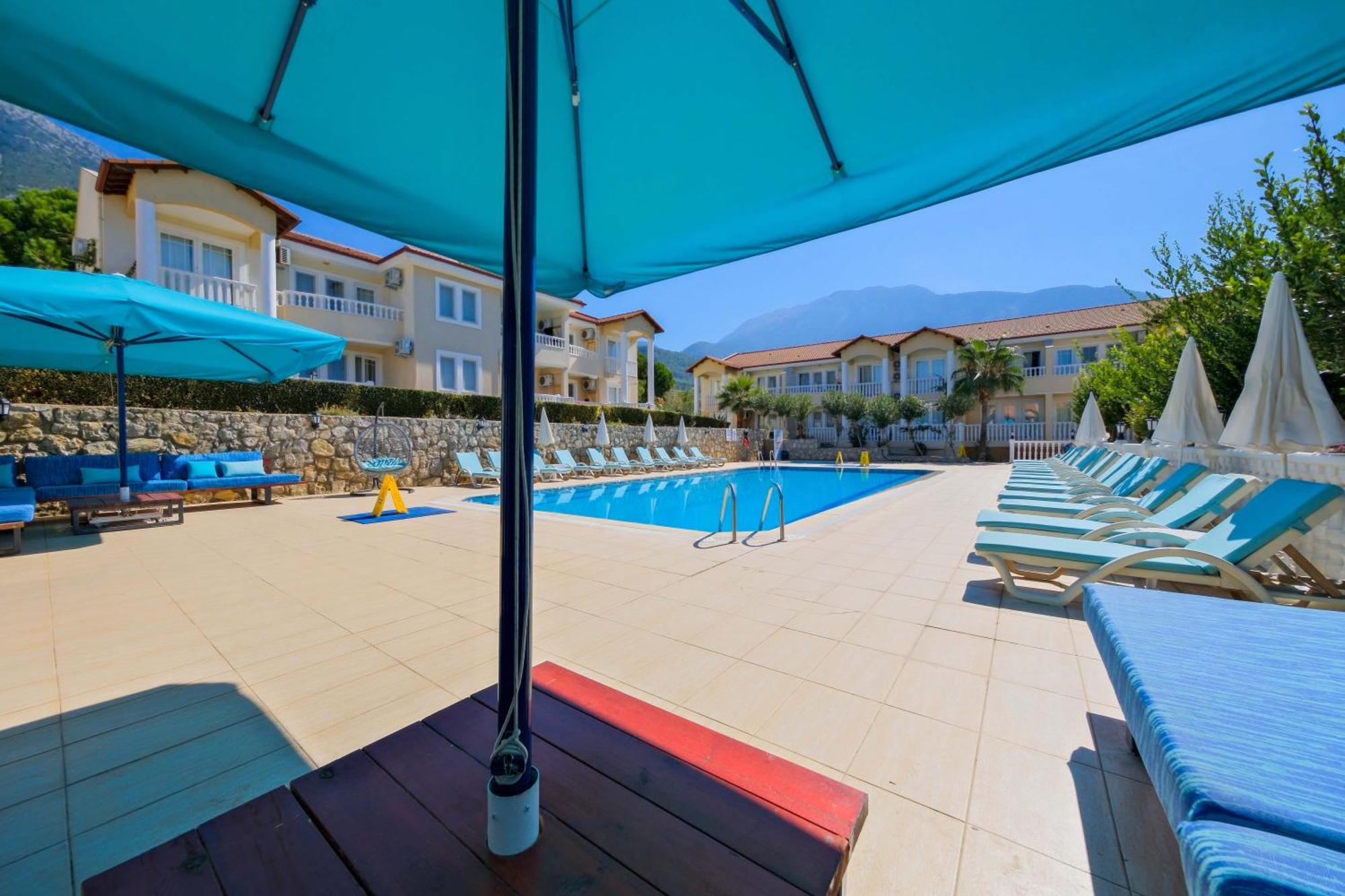 אולודניץ Larimar Suite Hotel מראה חיצוני תמונה