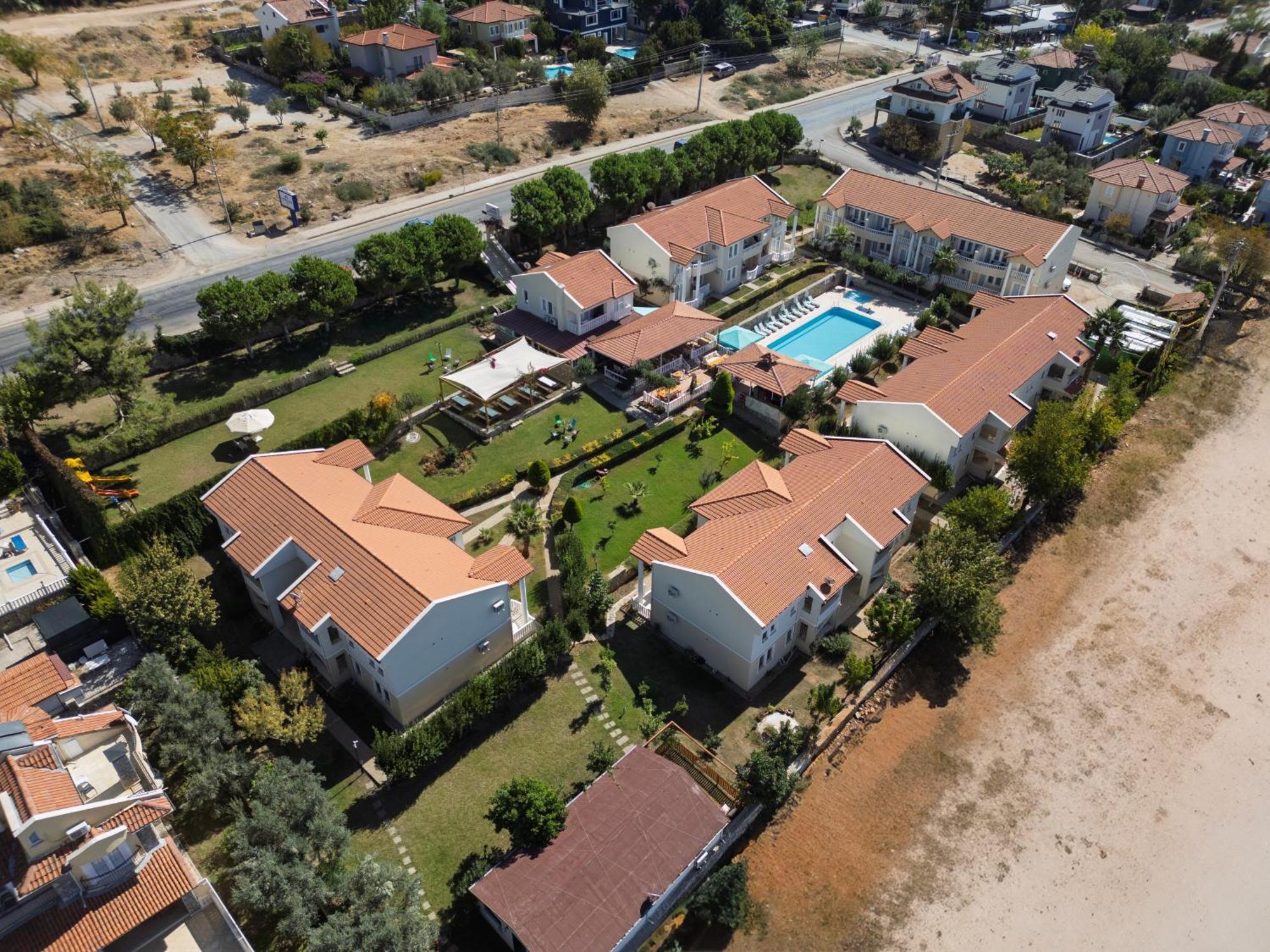 אולודניץ Larimar Suite Hotel מראה חיצוני תמונה