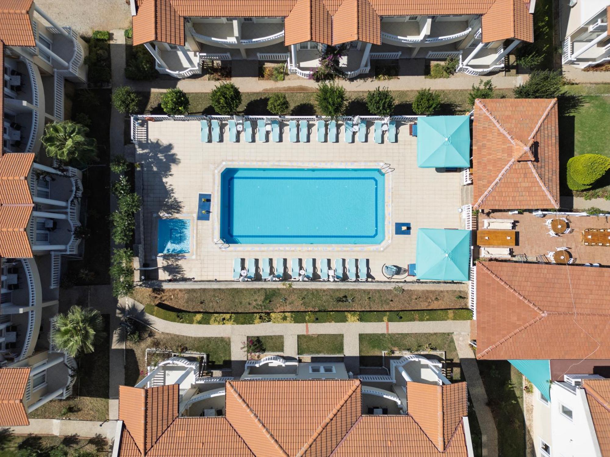 אולודניץ Larimar Suite Hotel מראה חיצוני תמונה